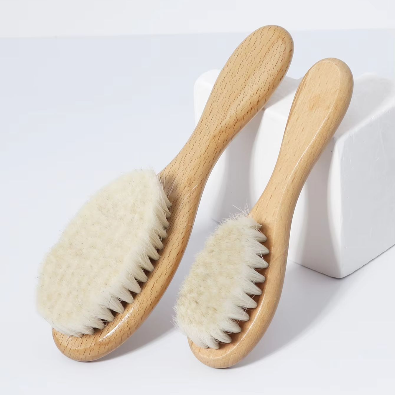 فرشاة شعر مصنوعة من شعر الماعز - مراجعة Hair Care Essential وسعره